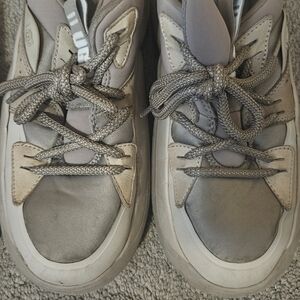 UGG LA CLOUD LACE STORMY GREY SUEDE SNEAKER SHOES US 8 / EU 39 / UK 6